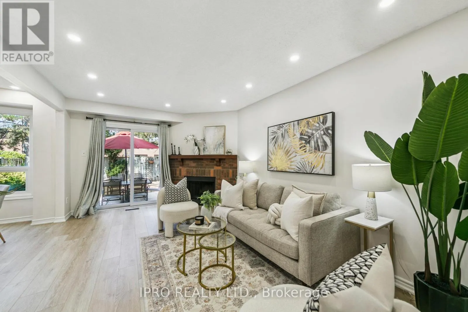 3 - 3455 CAPLAN CRESCENT