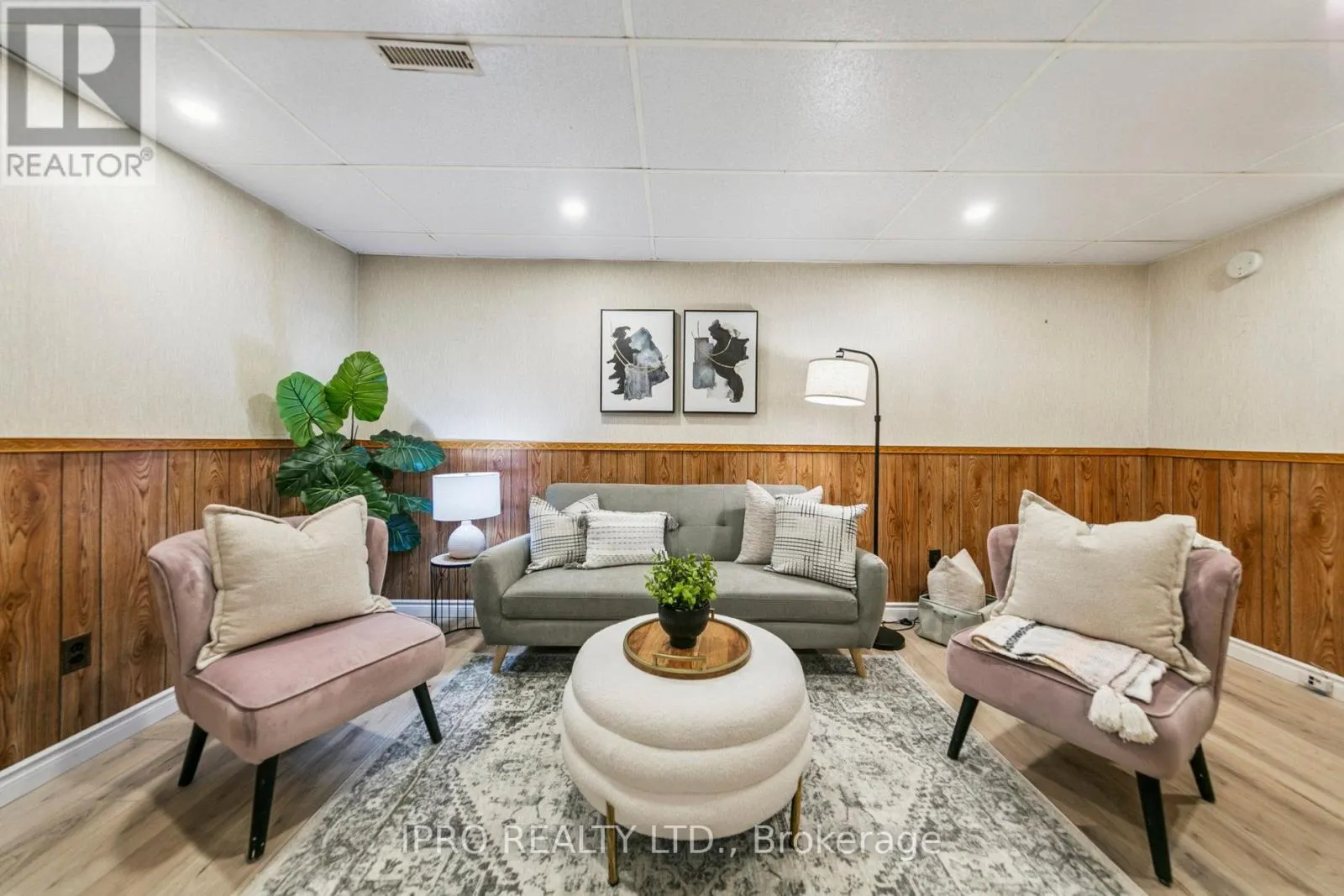 3 - 3455 CAPLAN CRESCENT