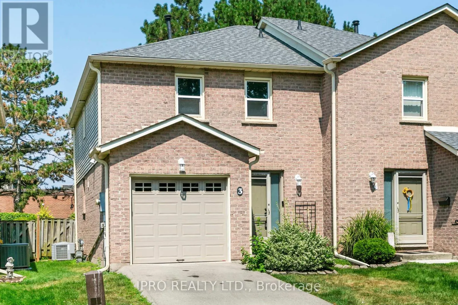 3 - 3455 CAPLAN CRESCENT