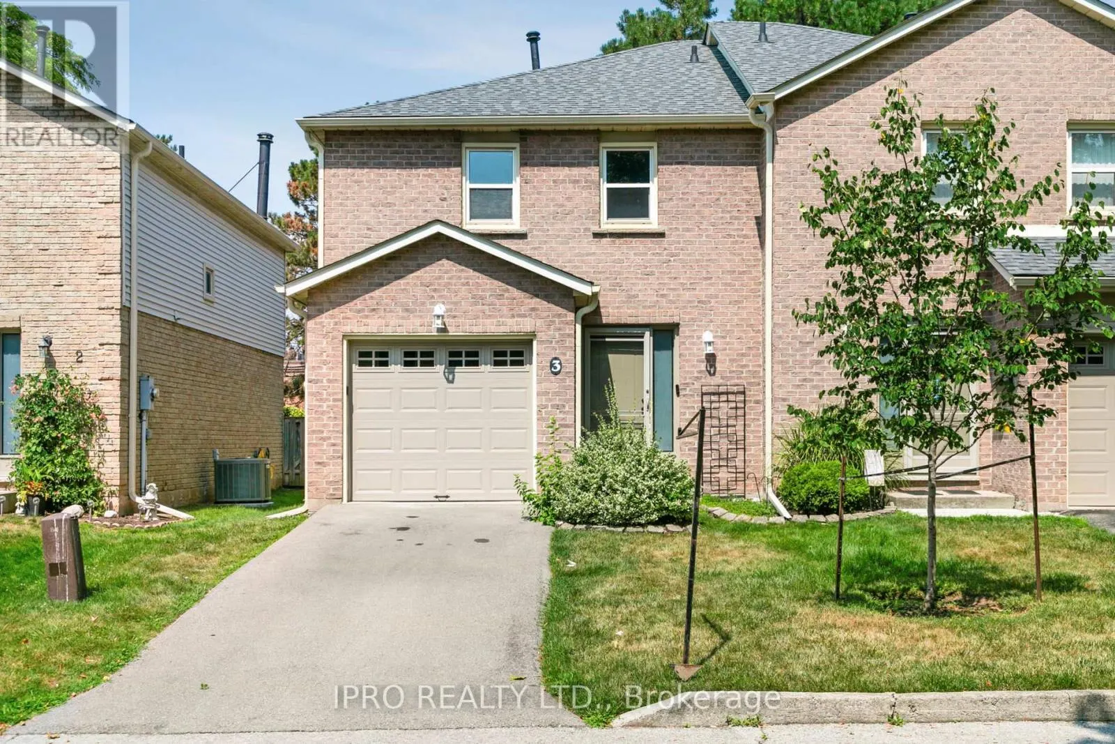 3 - 3455 CAPLAN CRESCENT