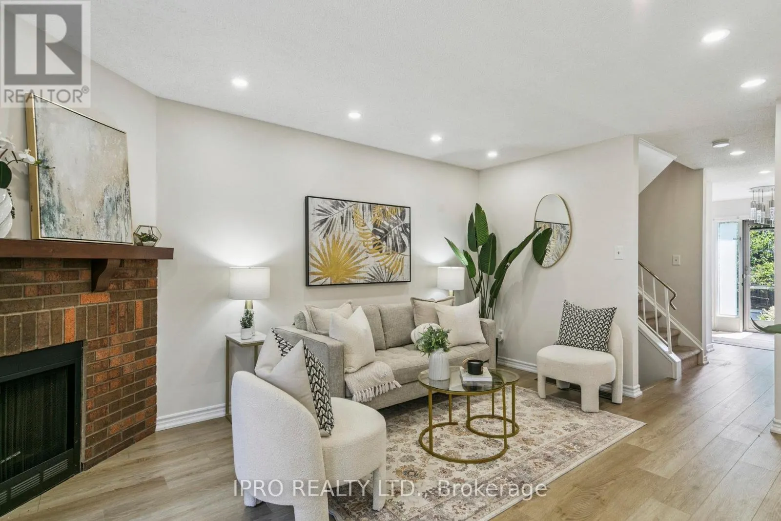 3 - 3455 CAPLAN CRESCENT