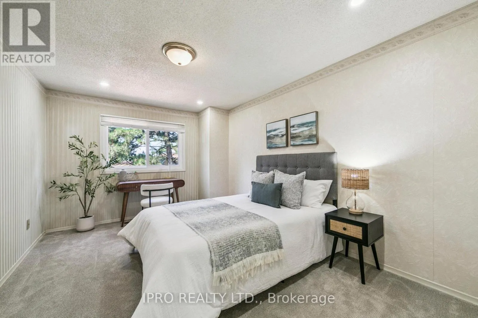 3 - 3455 CAPLAN CRESCENT