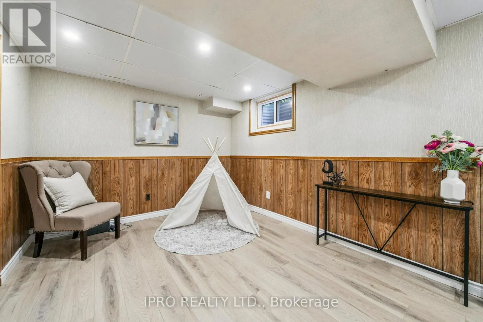 3 - 3455 CAPLAN CRESCENT
