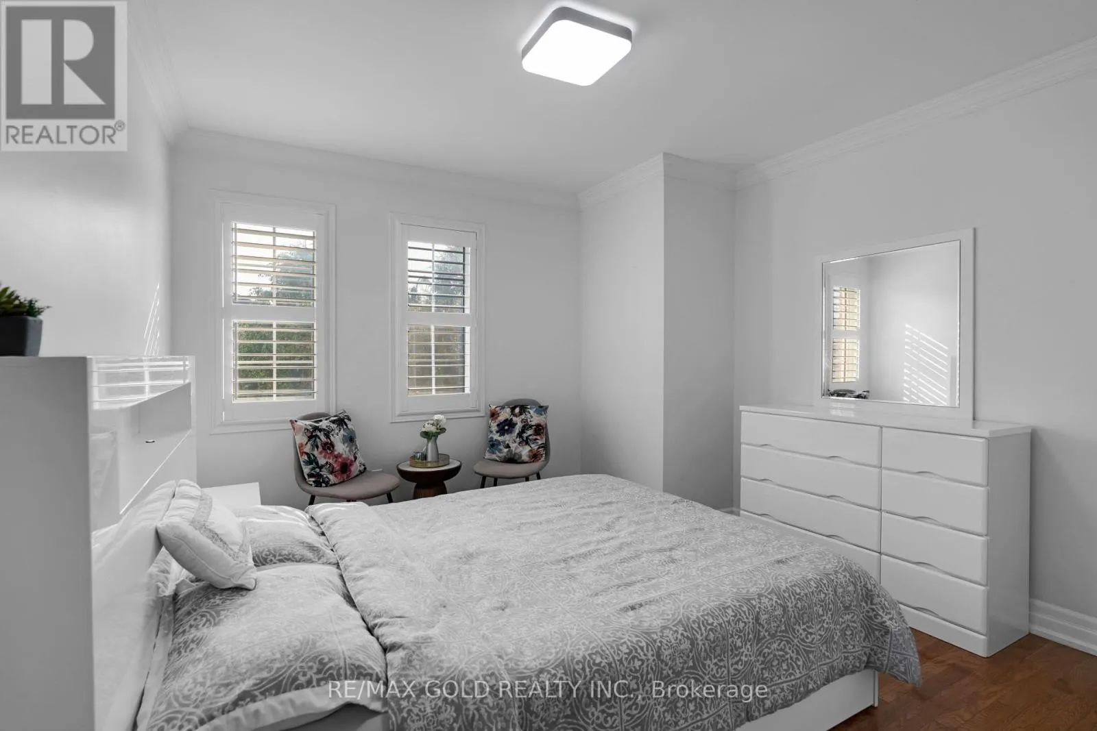 52 LINDERWOOD DRIVE N