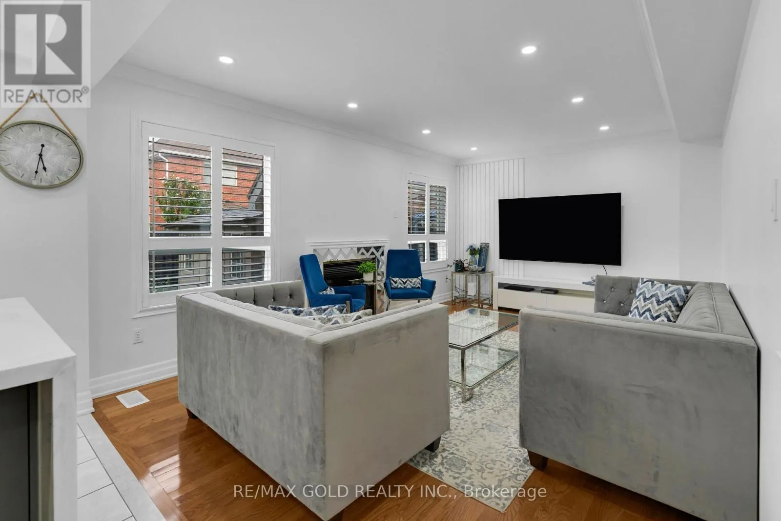 52 LINDERWOOD DRIVE N