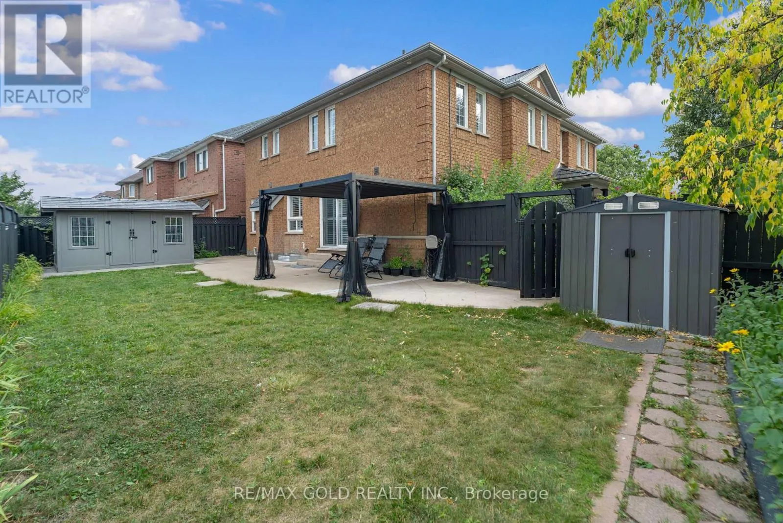 52 LINDERWOOD DRIVE N