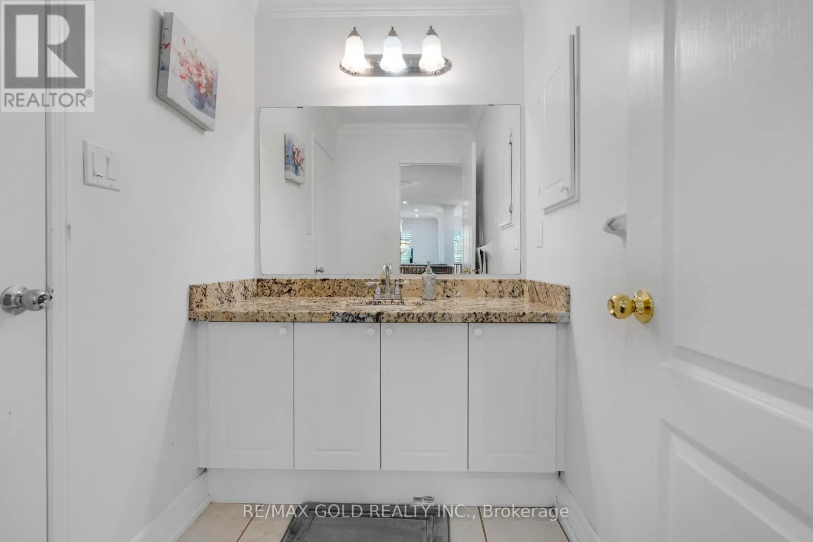 52 LINDERWOOD DRIVE N