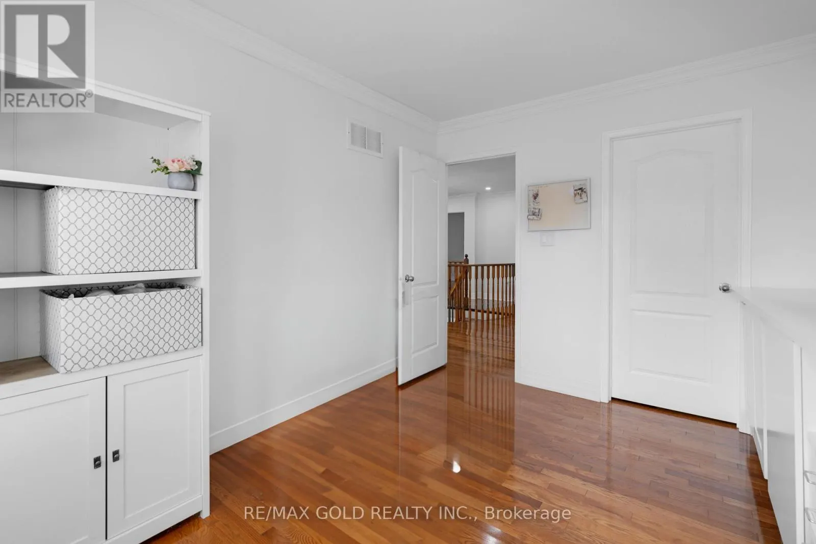 52 LINDERWOOD DRIVE N