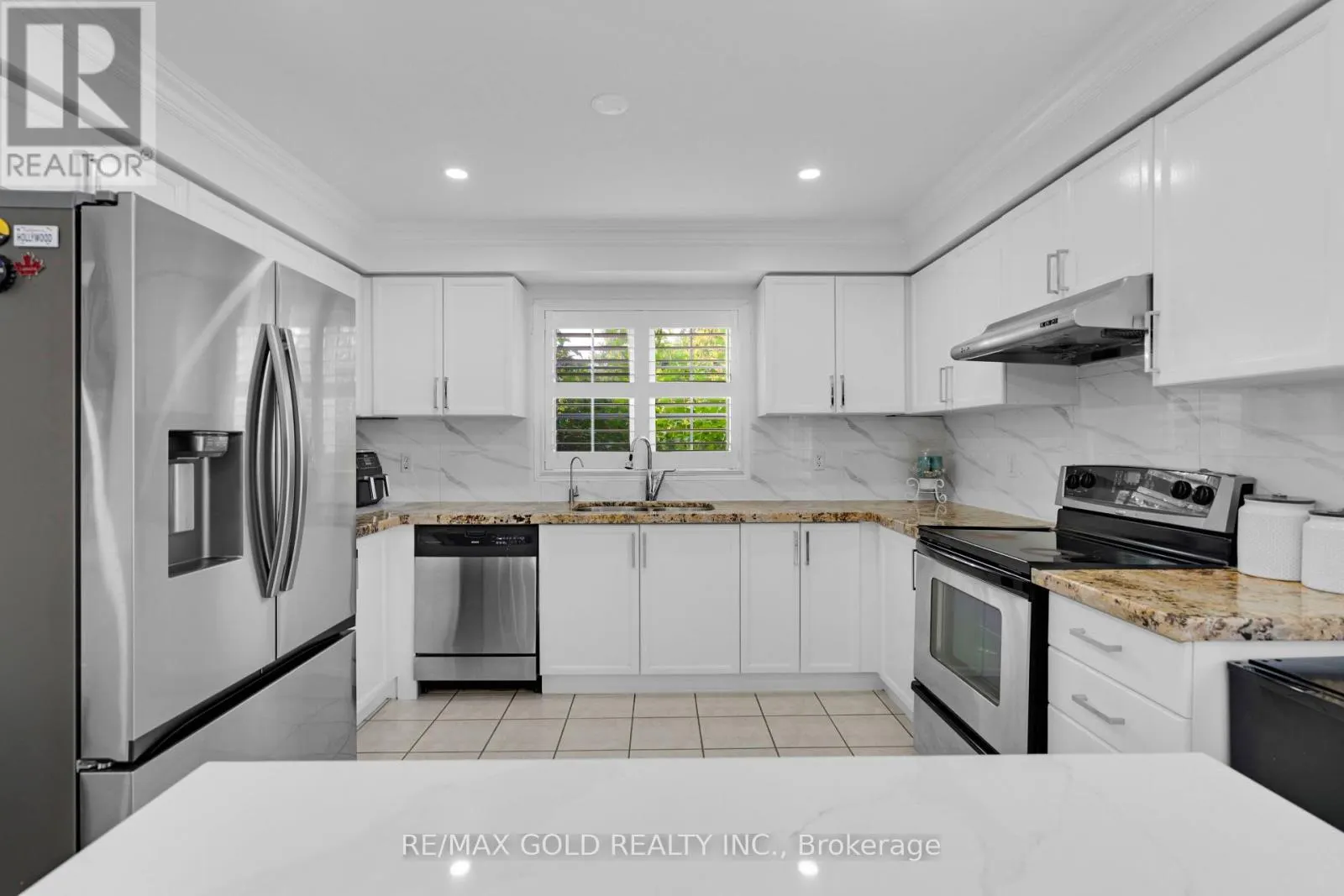 52 LINDERWOOD DRIVE N