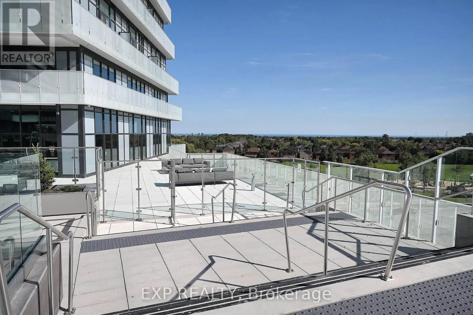 307 - 3883 QUARTZ ROAD