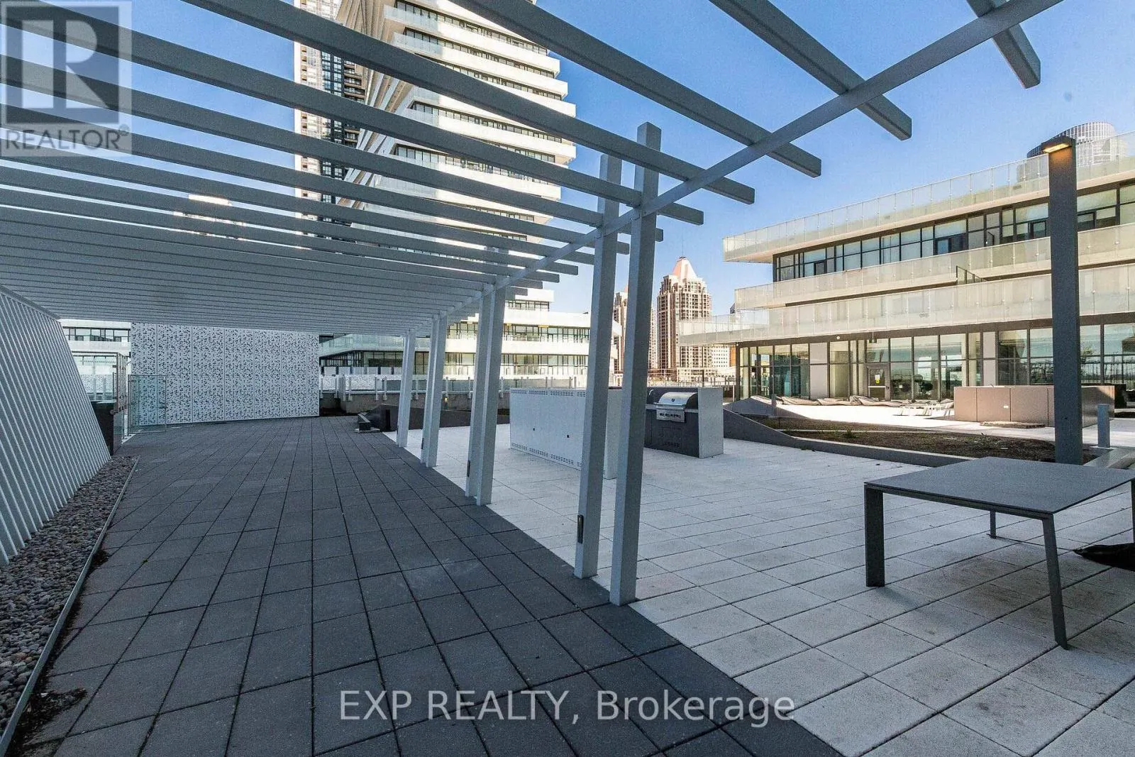 307 - 3883 QUARTZ ROAD