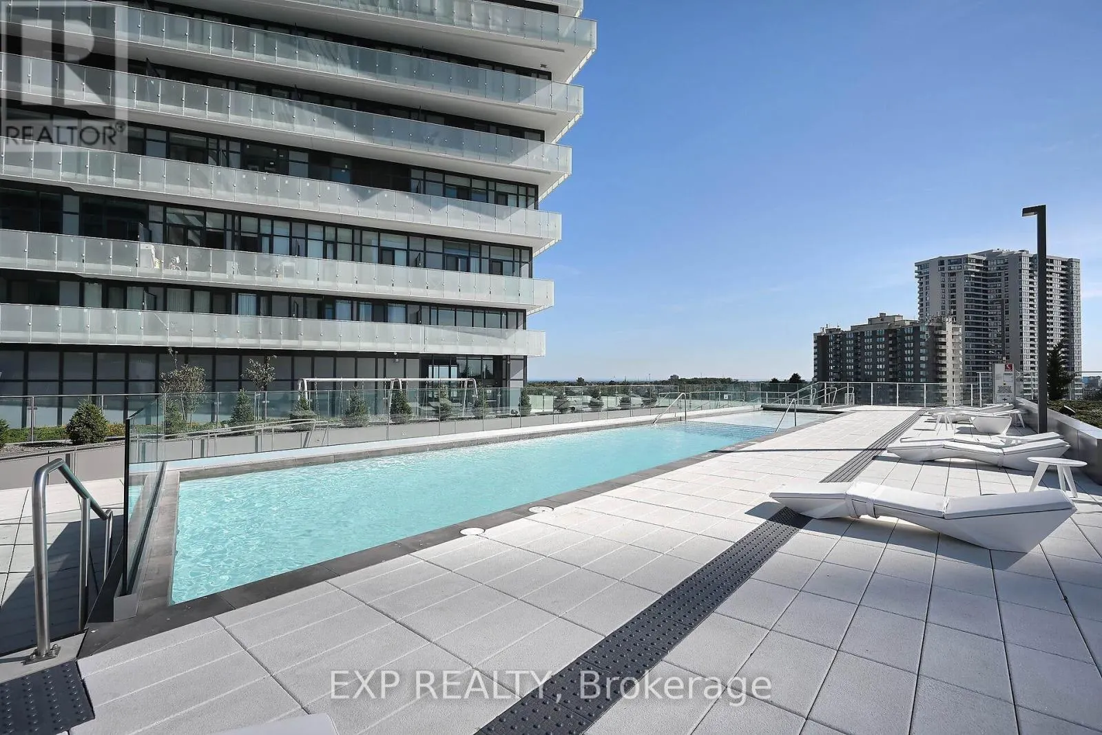 307 - 3883 QUARTZ ROAD