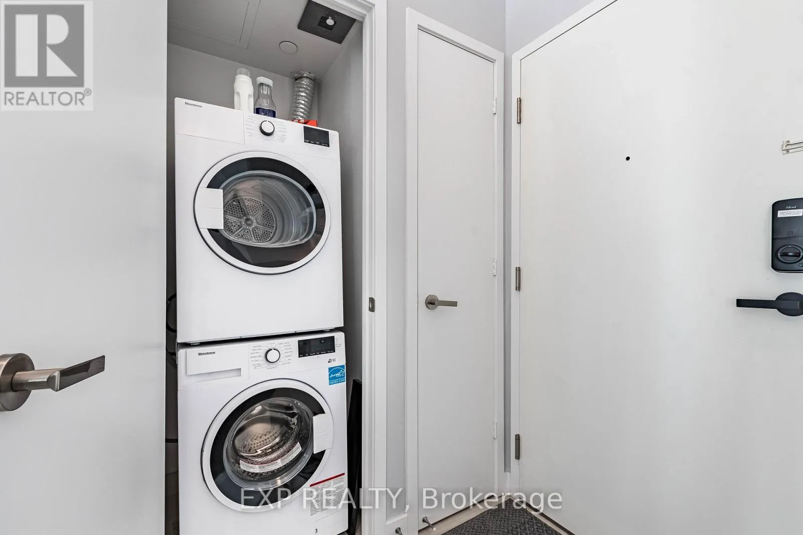 307 - 3883 QUARTZ ROAD