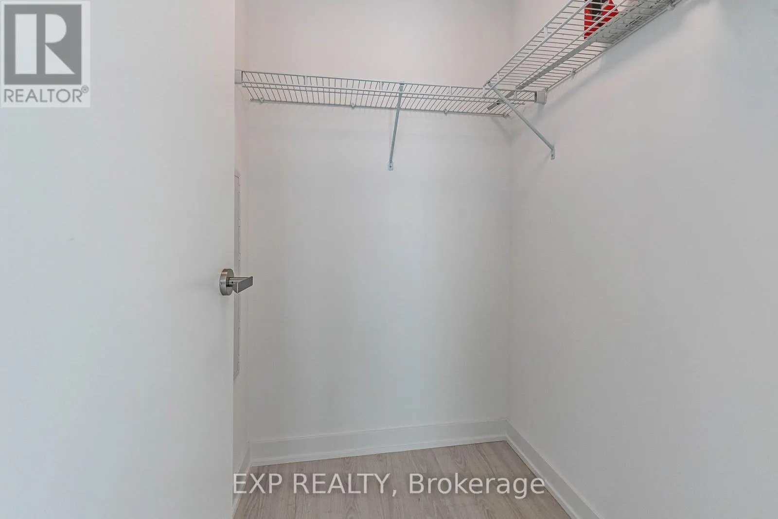 307 - 3883 QUARTZ ROAD