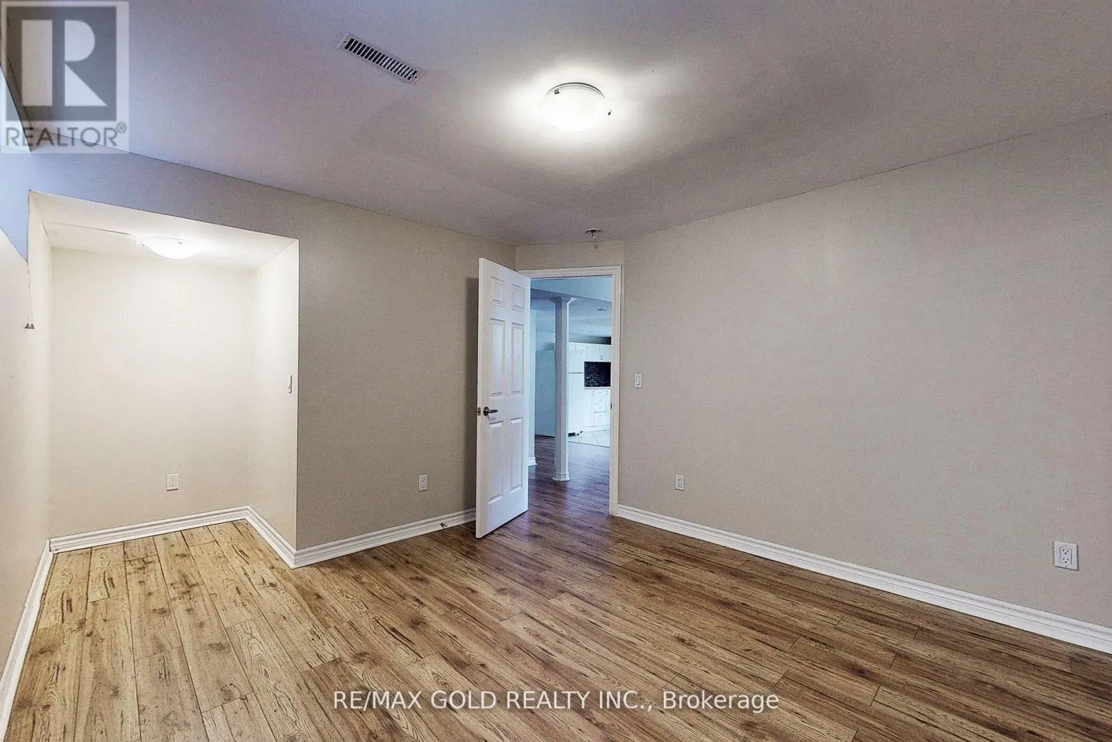 (BASEMENT) - 301 PEREGRINE WAY
