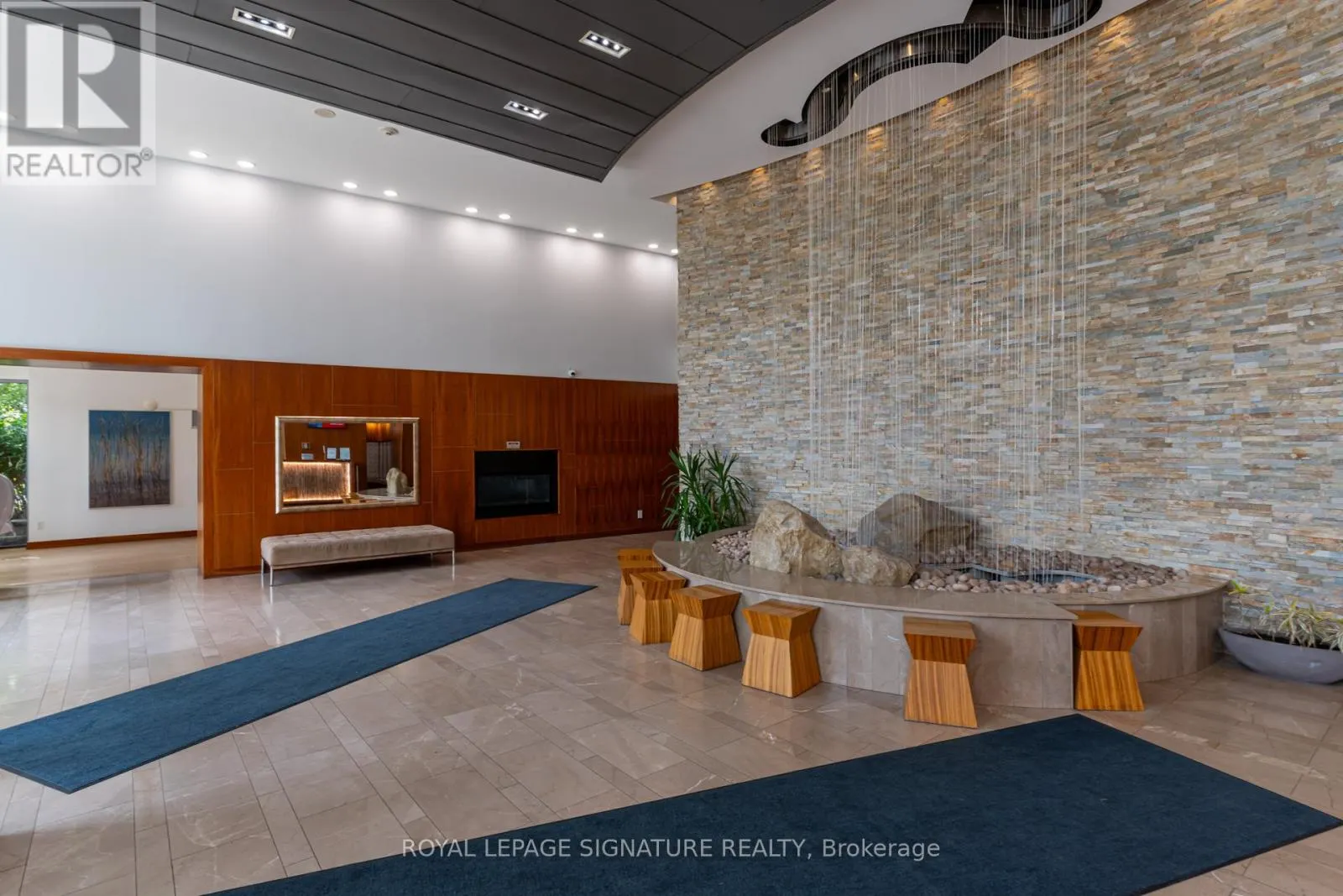 1808 - 225 WEBB DRIVE