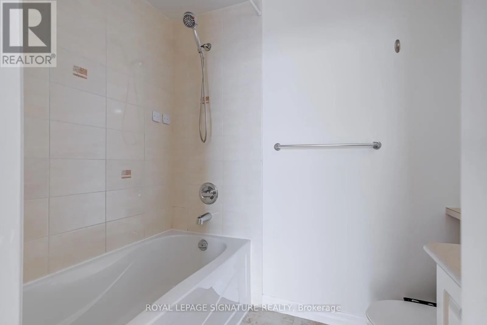 1808 - 225 WEBB DRIVE
