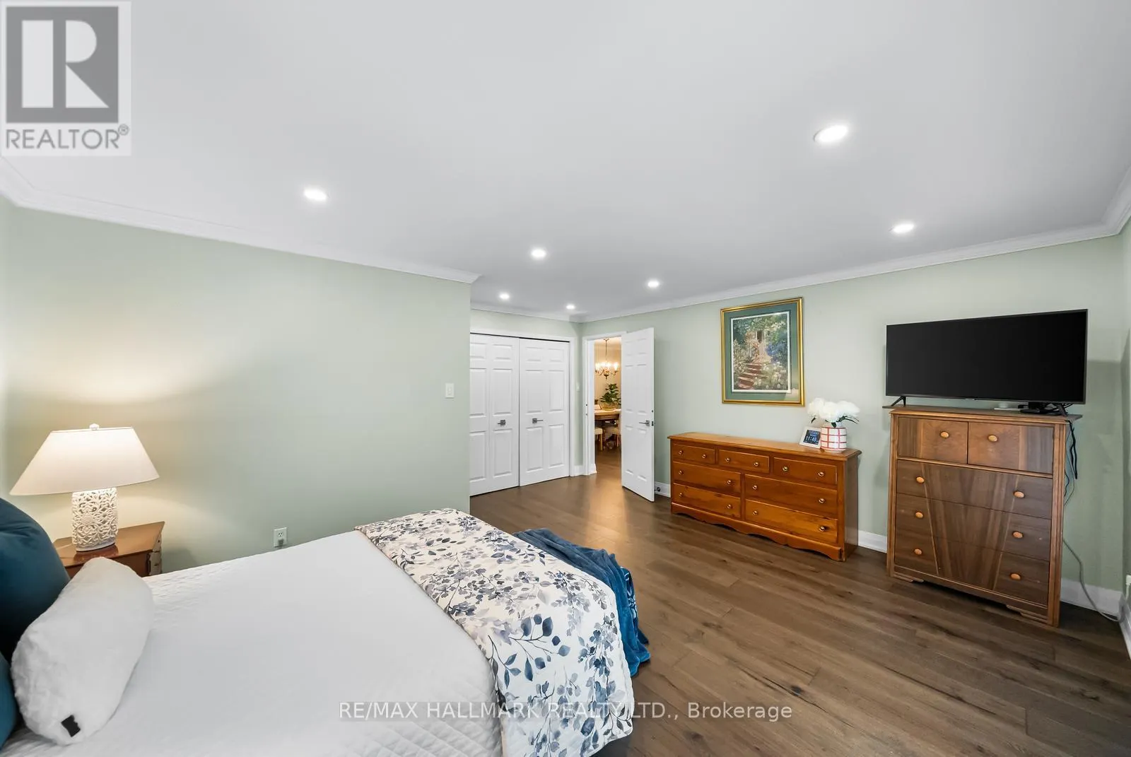 104 - 2210 LAKESHORE ROAD