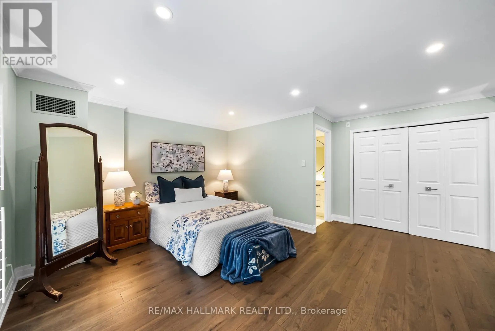 104 - 2210 LAKESHORE ROAD