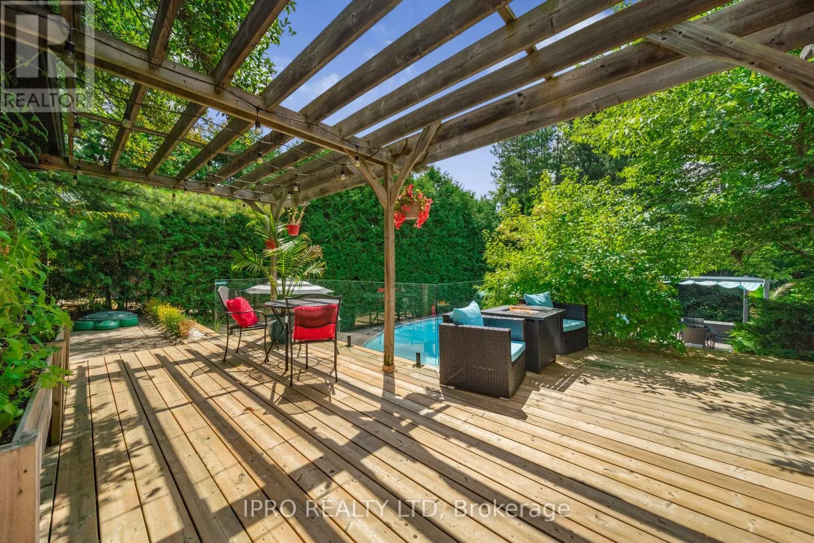 49 WESTVIEW CRESCENT