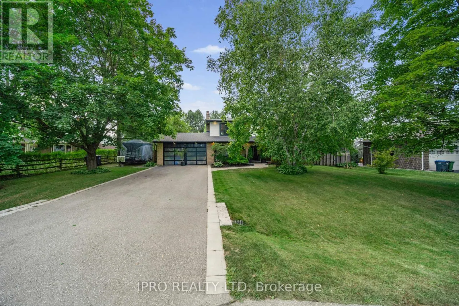 49 WESTVIEW CRESCENT