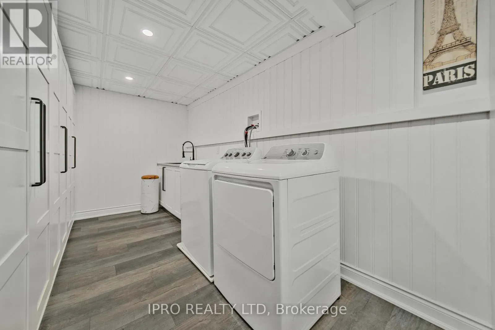 49 WESTVIEW CRESCENT