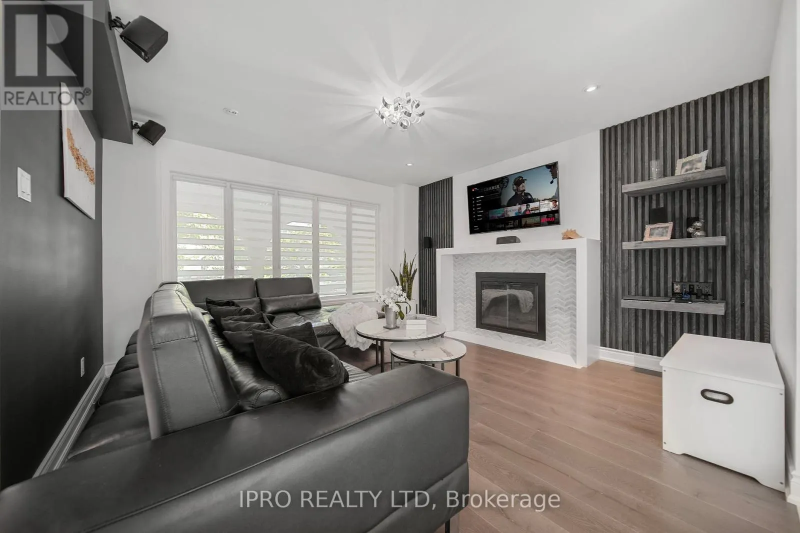 49 WESTVIEW CRESCENT