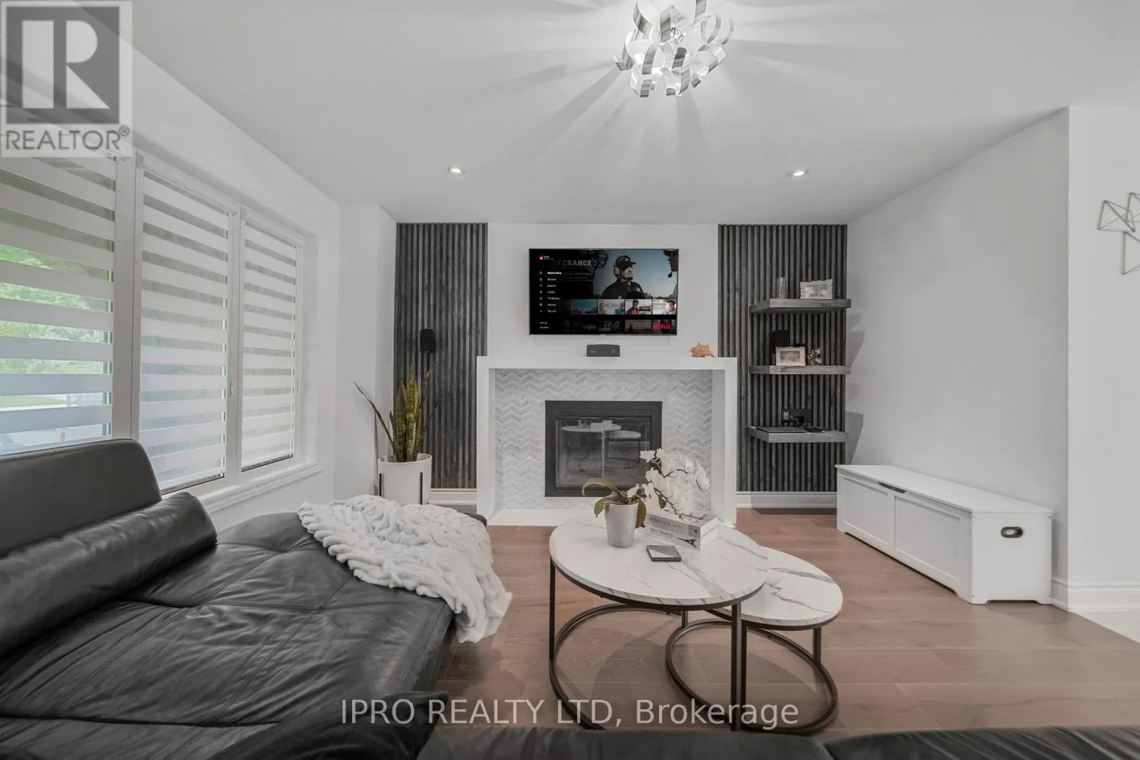 49 WESTVIEW CRESCENT