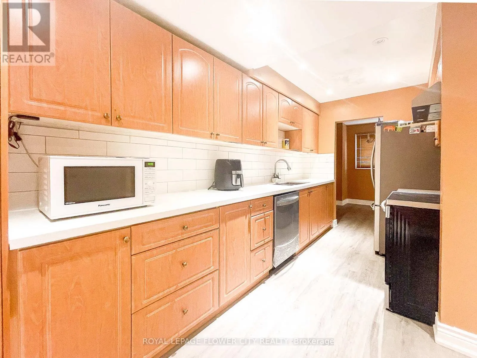 43 GREENWICH CIRCLE