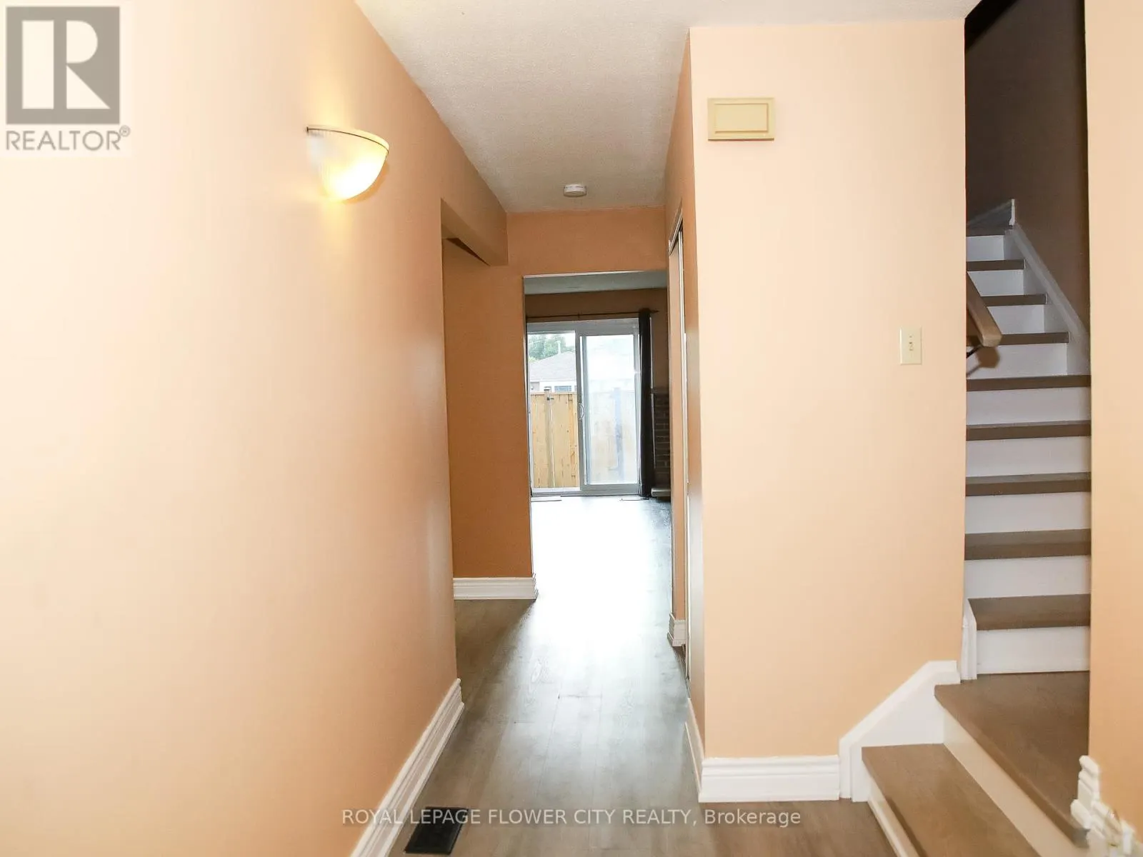 43 GREENWICH CIRCLE