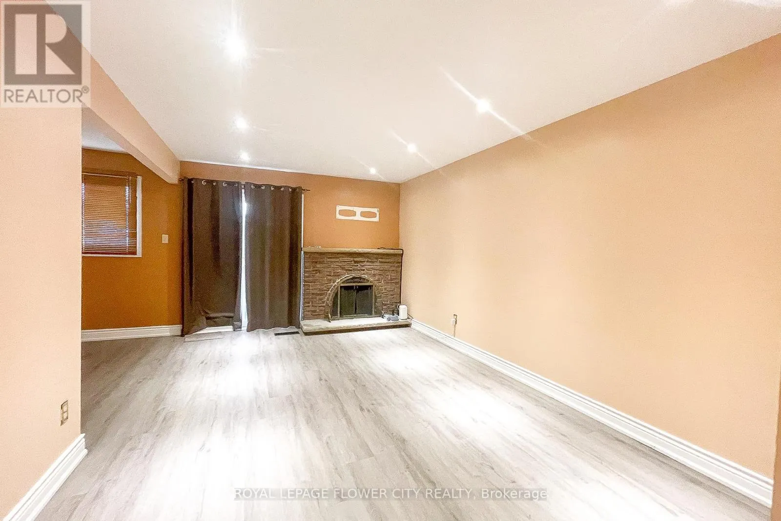 43 GREENWICH CIRCLE