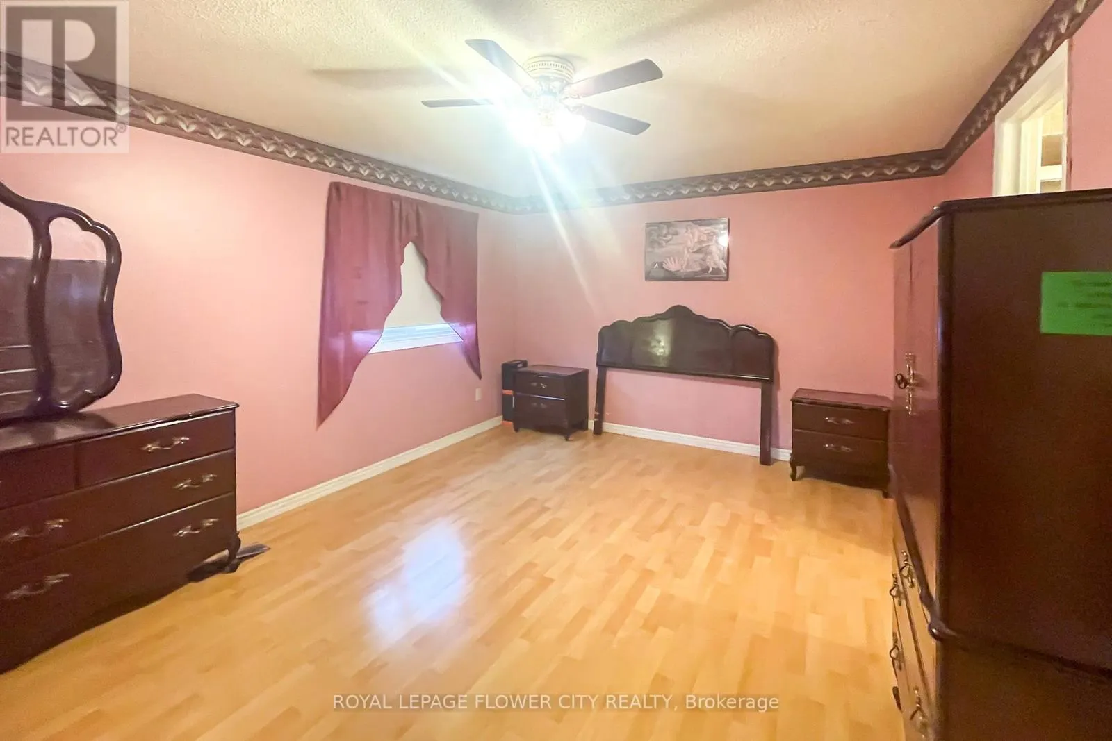 43 GREENWICH CIRCLE