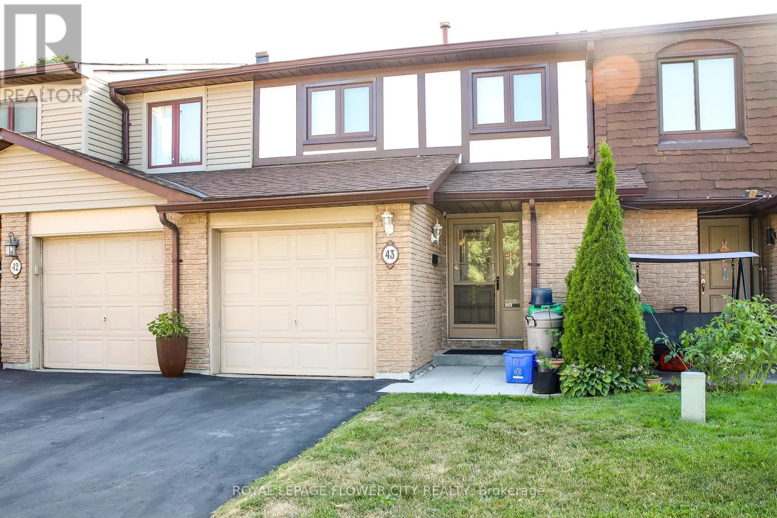 43 GREENWICH CIRCLE
