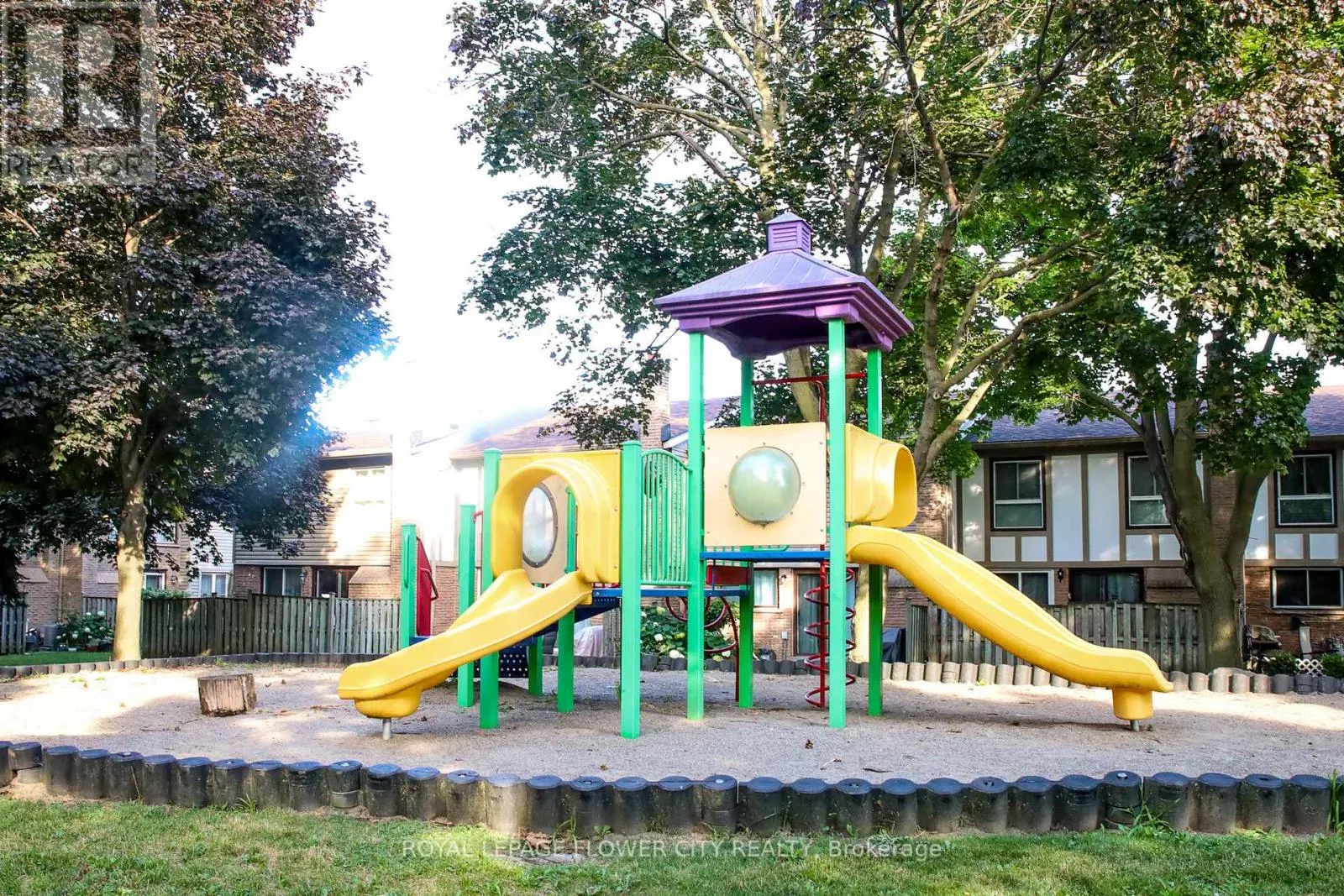 43 GREENWICH CIRCLE