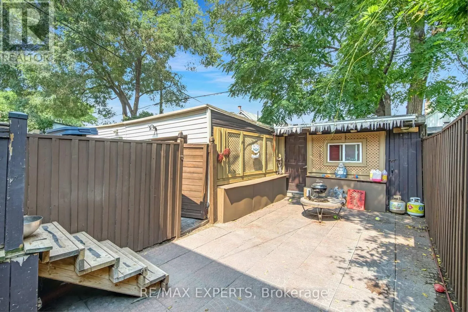 28 MAHONEY AVENUE