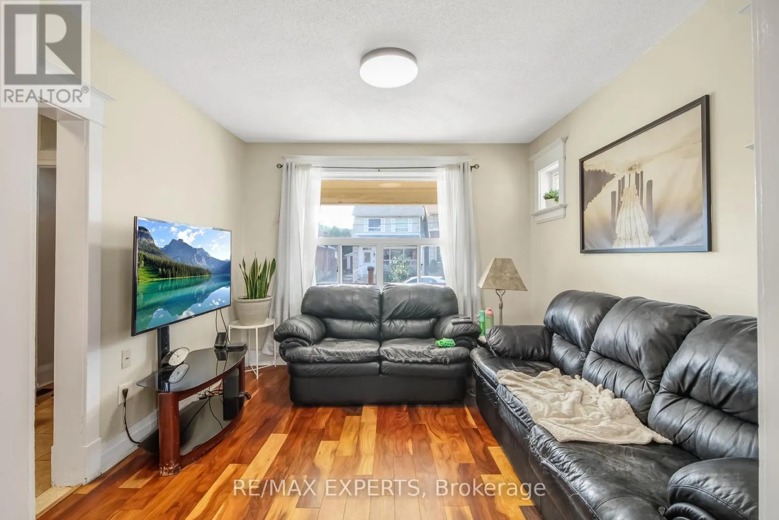 28 MAHONEY AVENUE