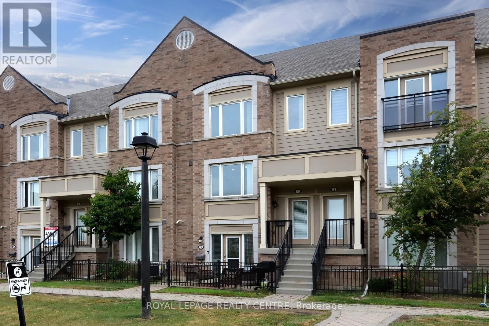 4 - 3135 BOXFORD CRESCENT