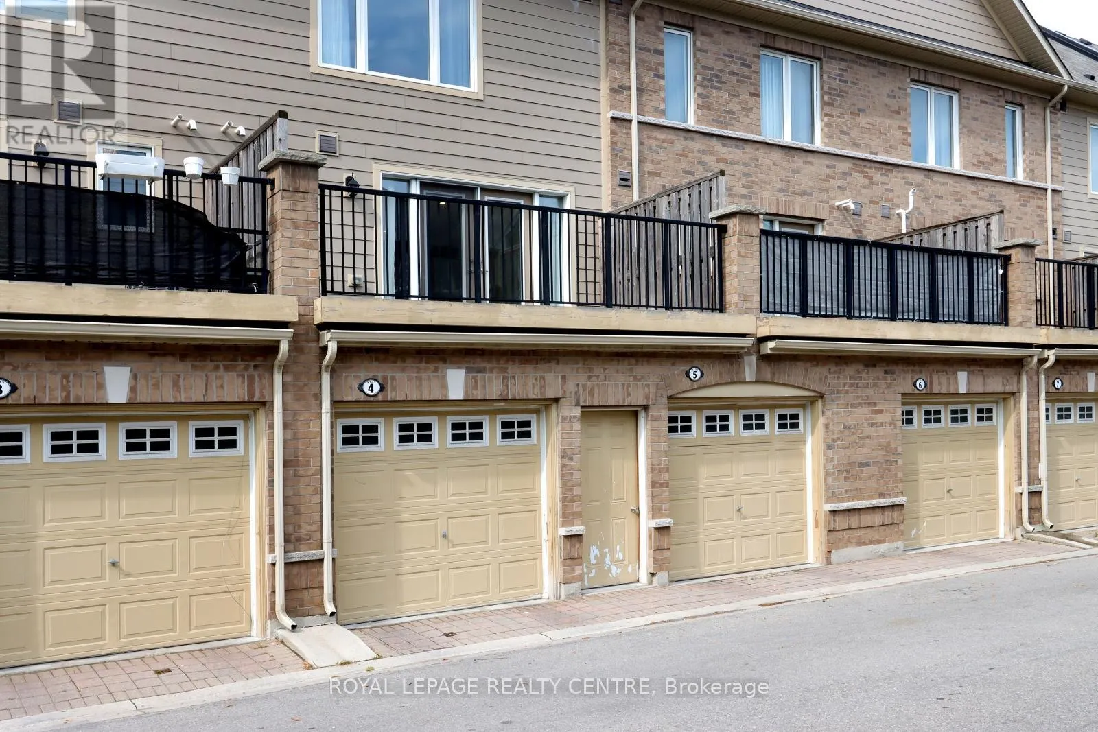 4 - 3135 BOXFORD CRESCENT