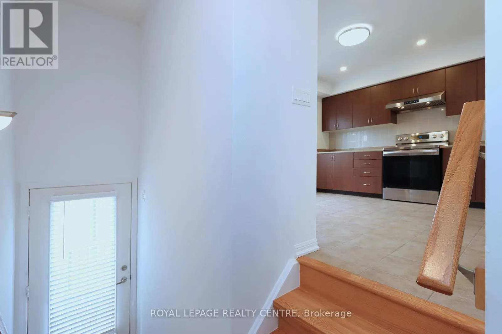4 - 3135 BOXFORD CRESCENT
