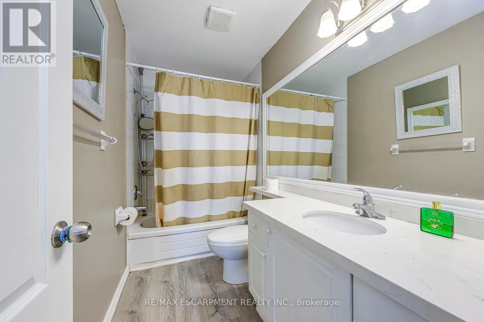 2237 PRESCOTT PLACE