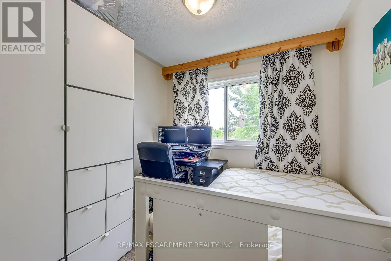 2237 PRESCOTT PLACE