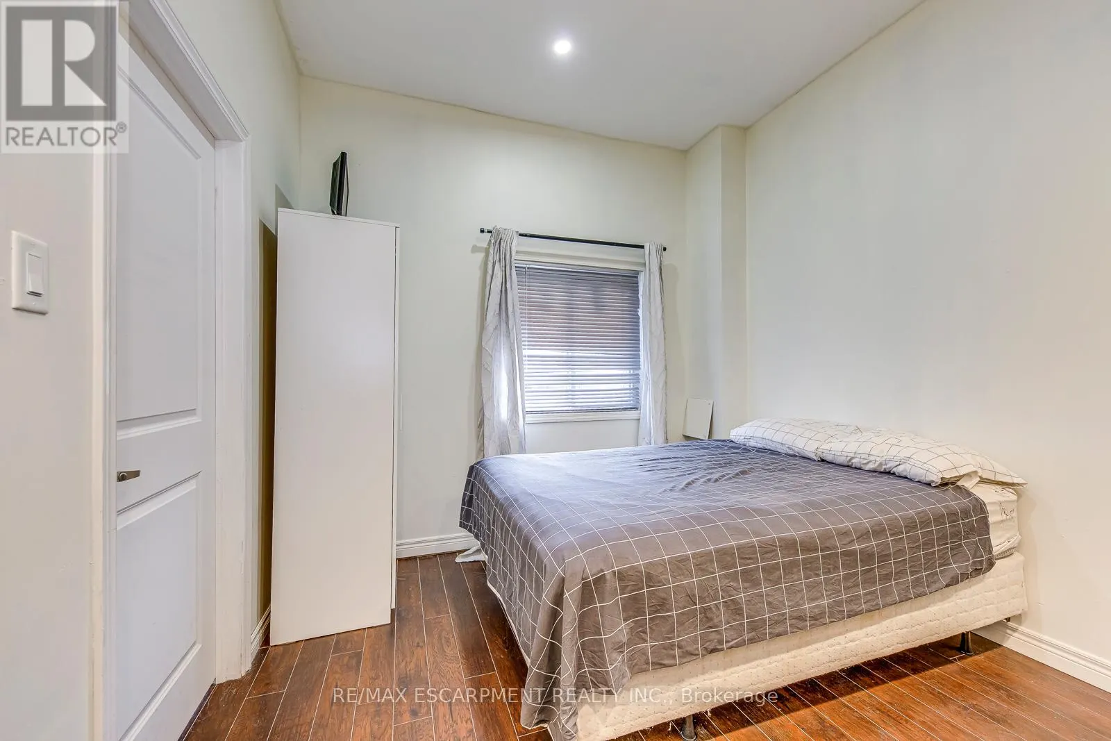 2237 PRESCOTT PLACE