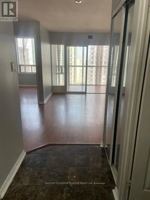 2112 - 285 ENFIELD PLACE