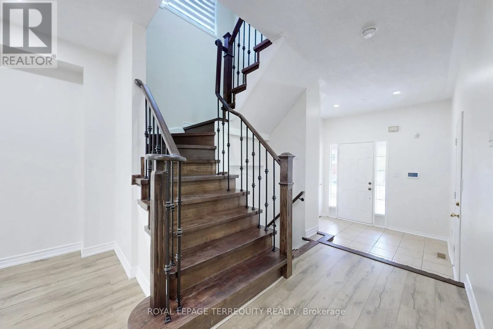 54 MISTDALE CRESCENT