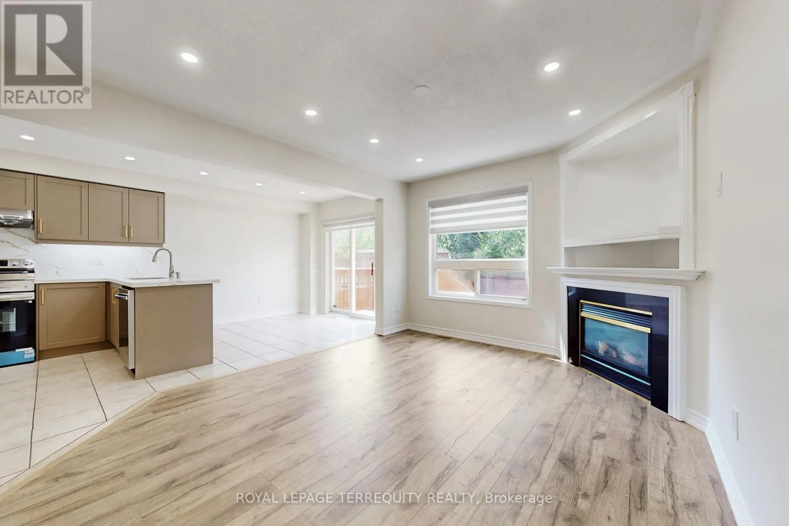 54 MISTDALE CRESCENT