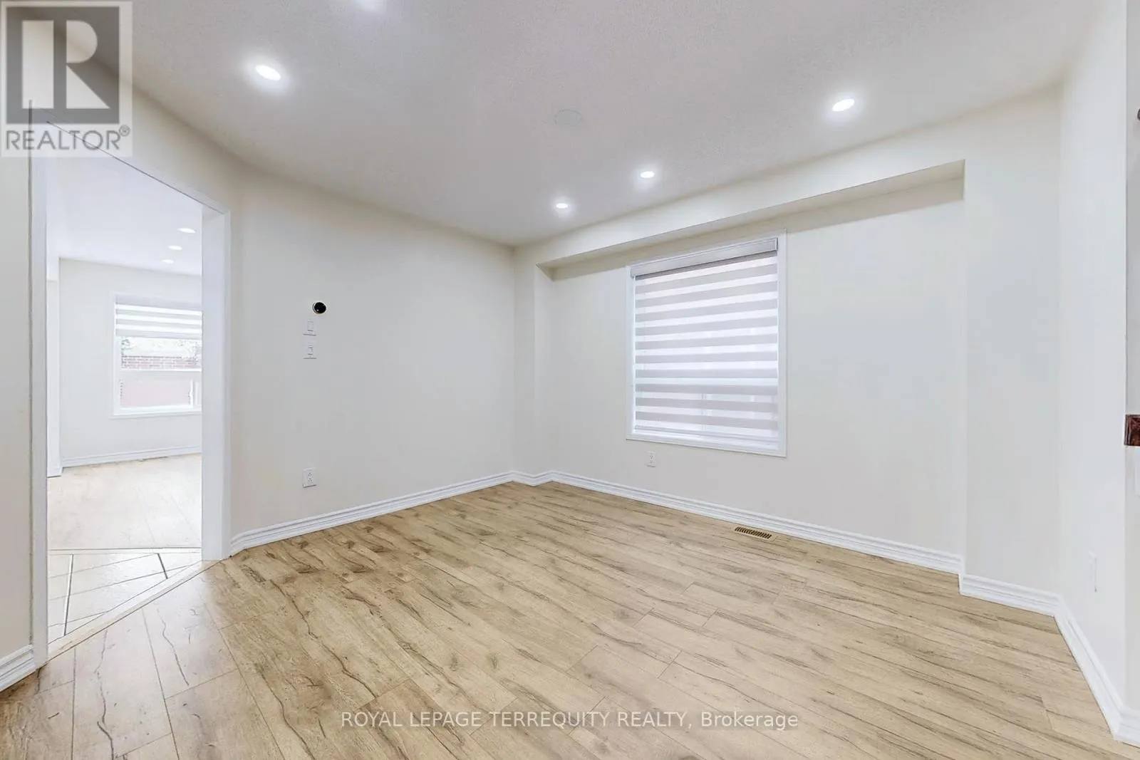 54 MISTDALE CRESCENT