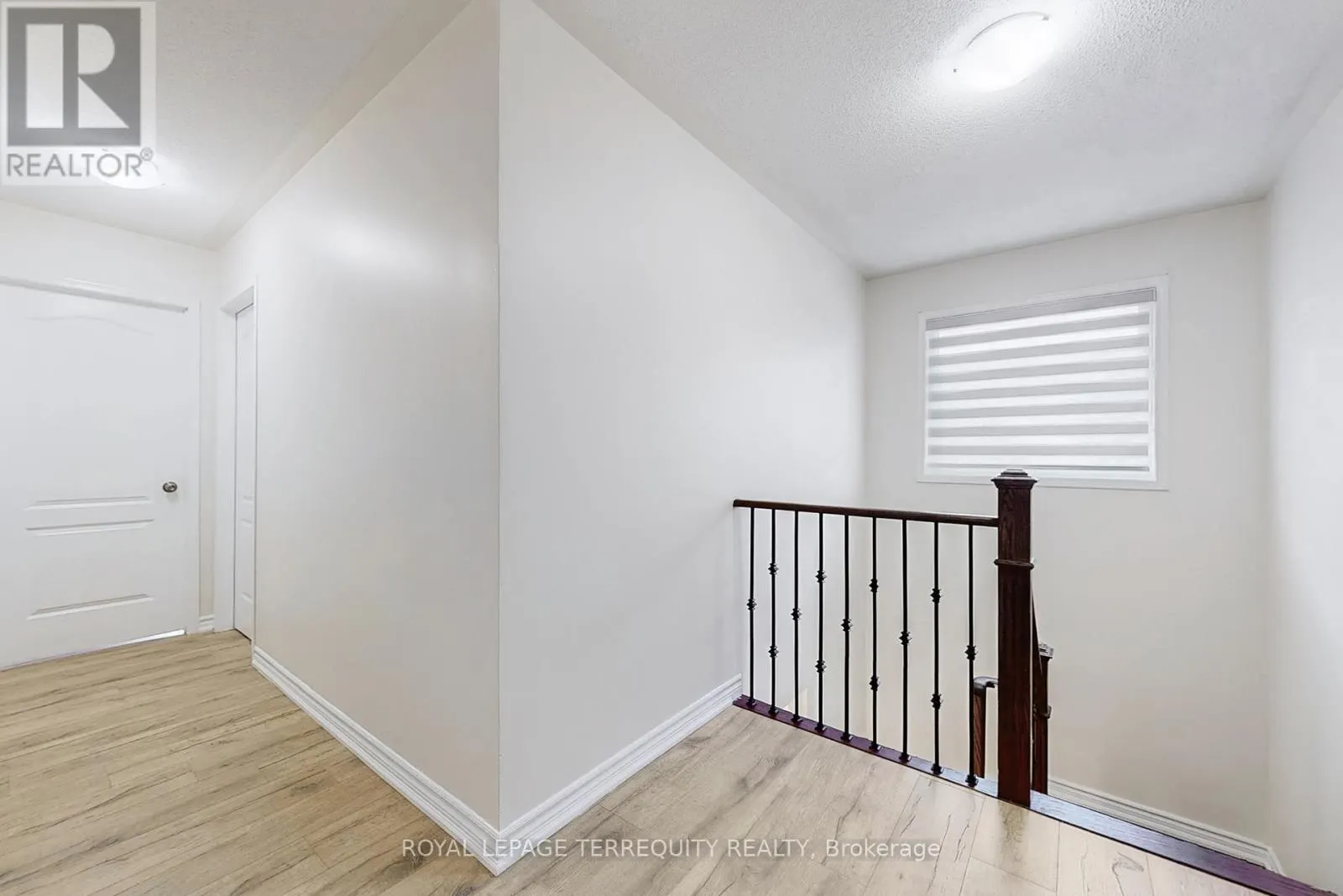 54 MISTDALE CRESCENT