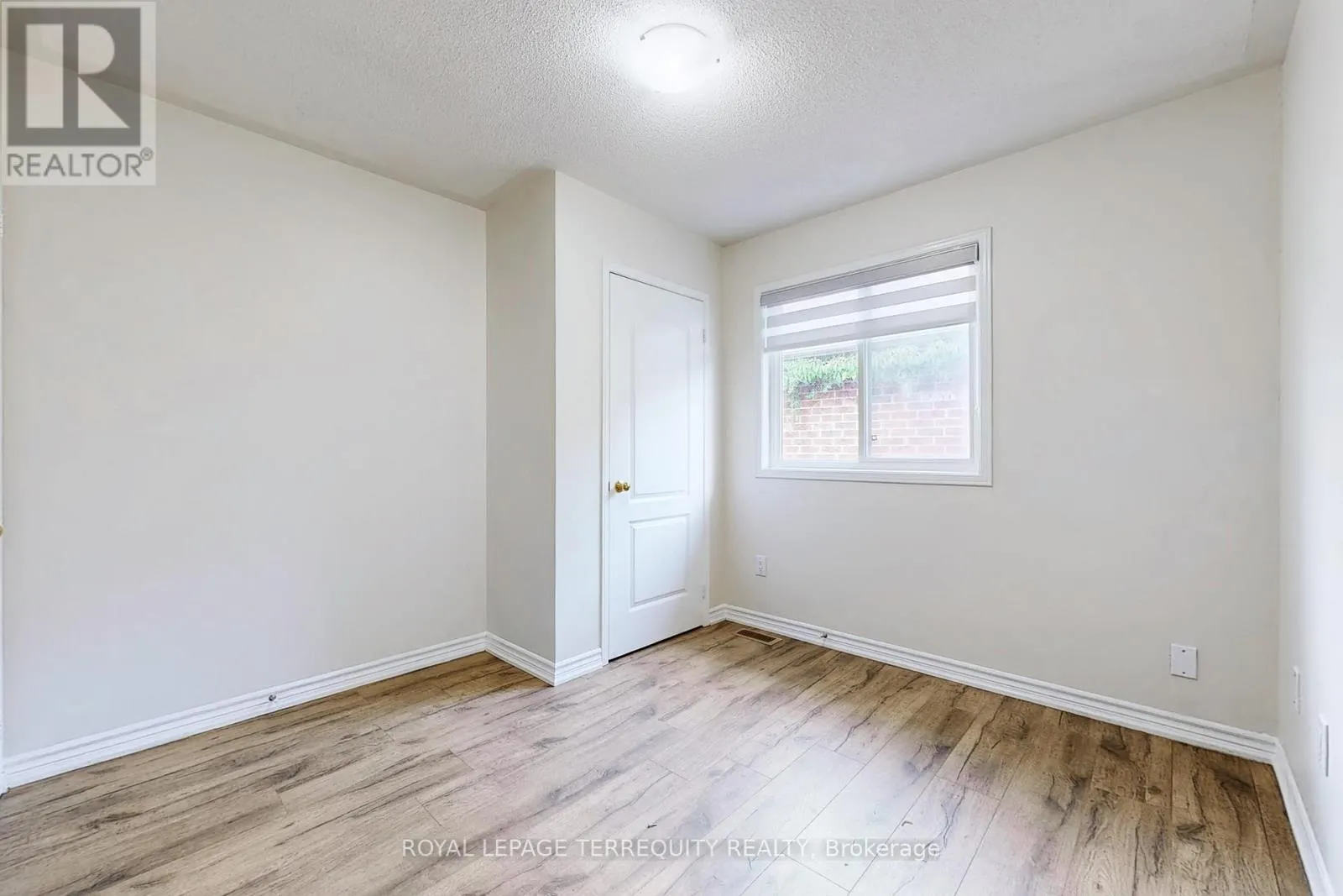 54 MISTDALE CRESCENT