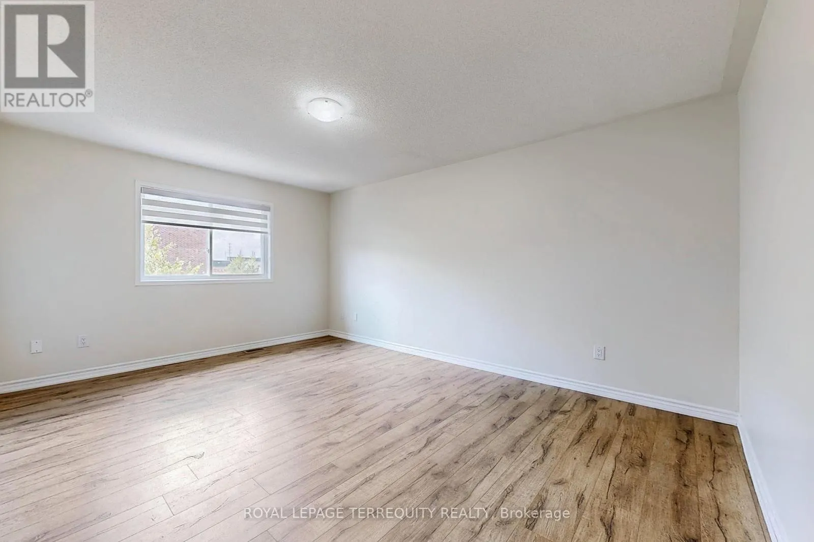 54 MISTDALE CRESCENT