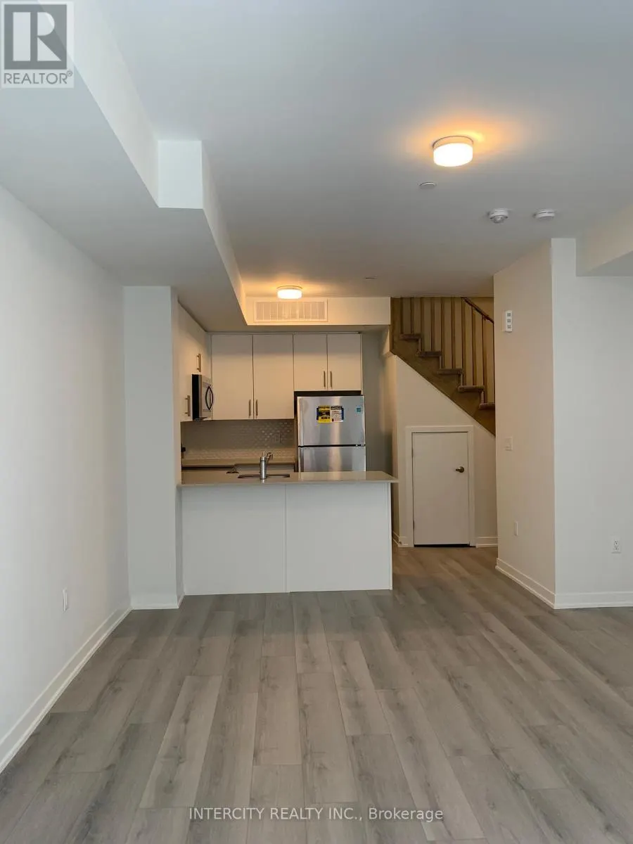 3409 RIDGEWAY DRIVE